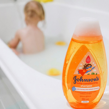 Johnson's 3-in-1 Hypoallergenic Conditioning Baby Shampoo & Cleansing Wash 800mL